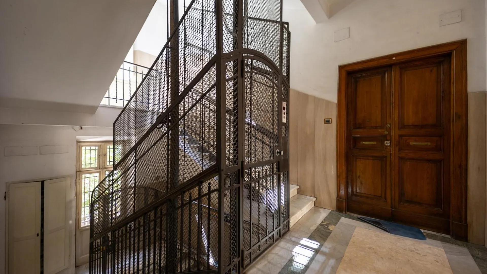 Caruso Regal House Apartment Rome 0*,  Italy